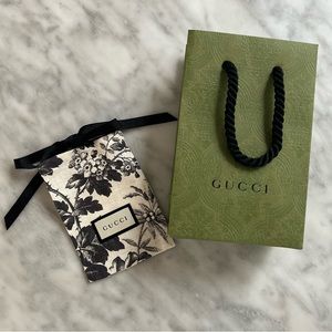 Gucci shopping bag and pouch